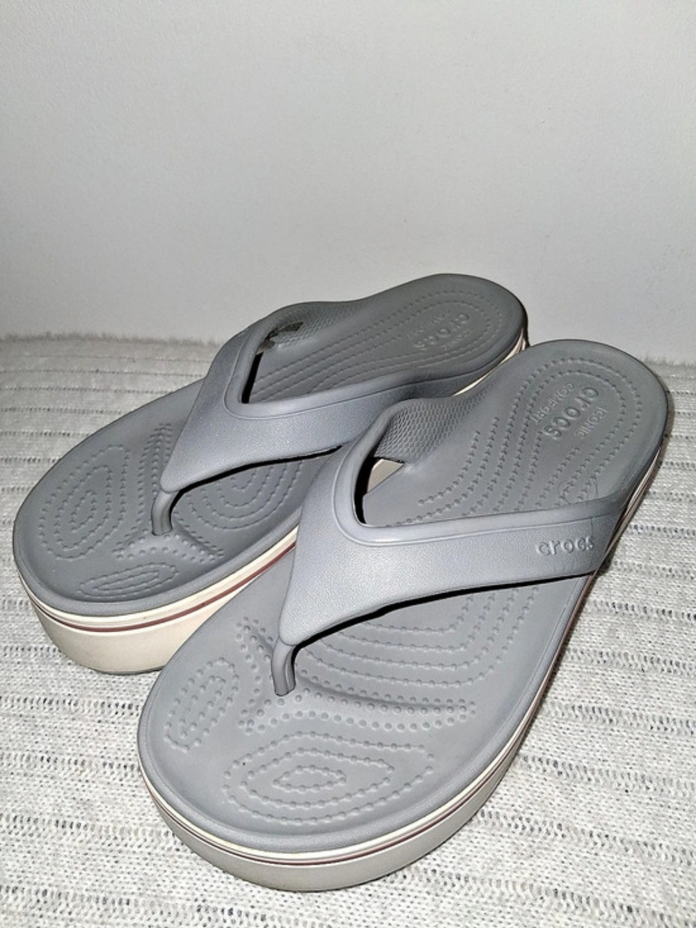 Crocs Brooklyn Flip Platform Gray Sandals, Size US Women 7/ Men 5